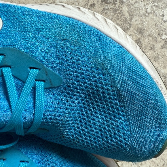 Nike Men’s 10 Epic React Flyknit
Colorway: Blue Glow/White-Photo Blue-Volt Glow - Picture 9 of 11